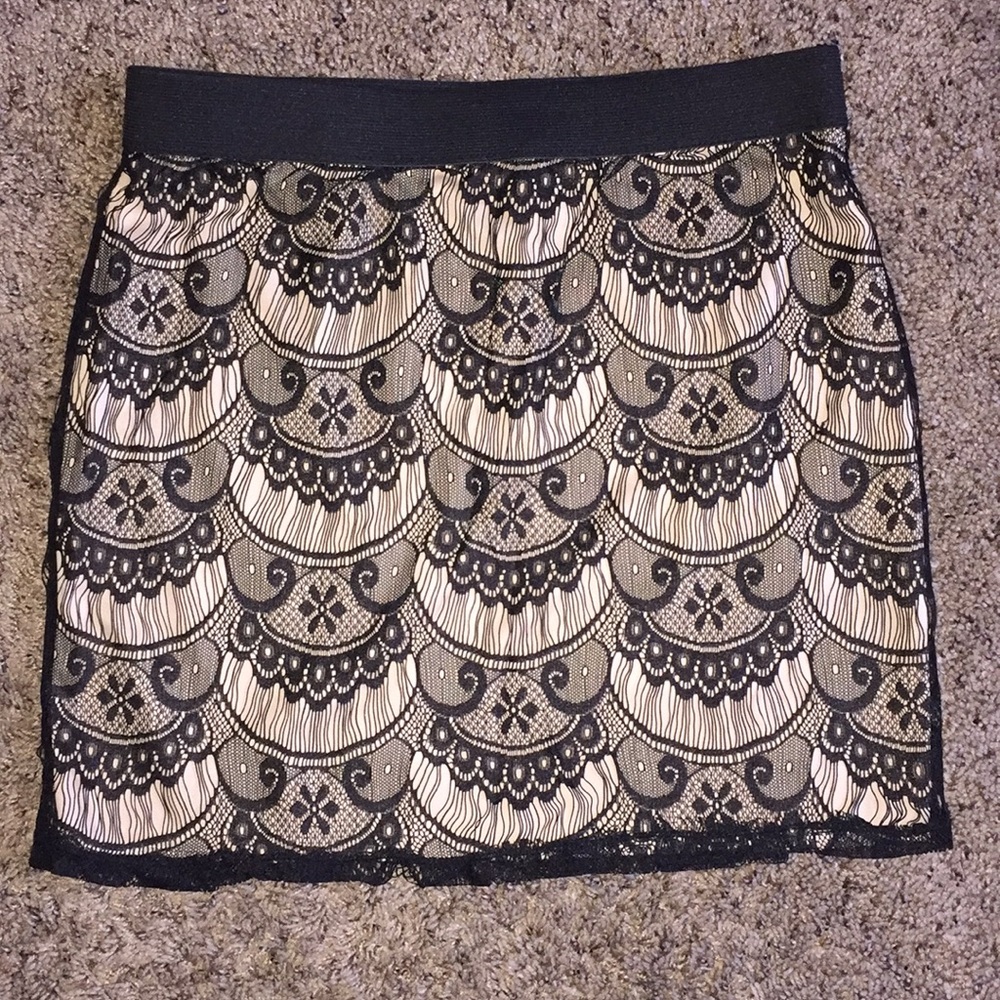 Xhilaration Women’s / Junior Mini Skirt Size S
